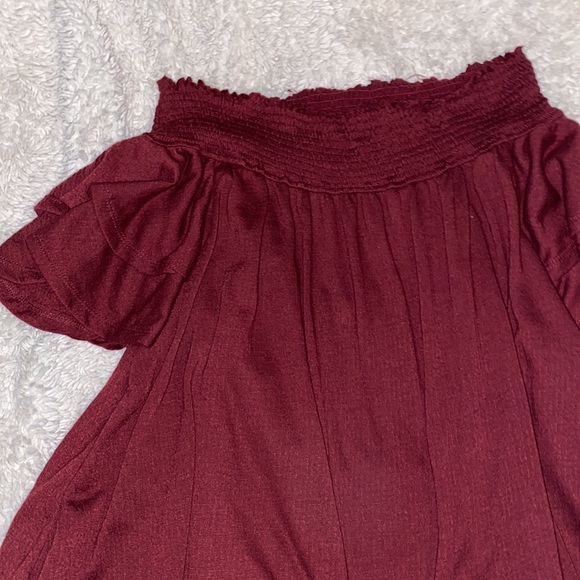 Altar’d State maroon off the shoulder shirt - Picture 2 of 4